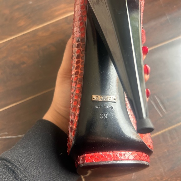 ❤️🐍Original snake skin Gucci booties🐍❤️ - Picture 7 of 8